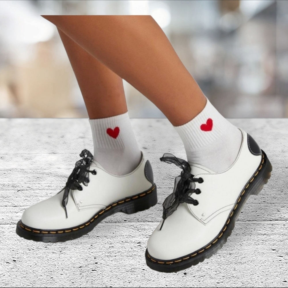 Dr. Martens 1461 HEARTS shoes size 8 US EU 39 🎉host pick🎉